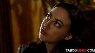 ̃� 아빠 돌아 그 녀는 다음과 같은 선생님을 처벌하는 여학생이다.