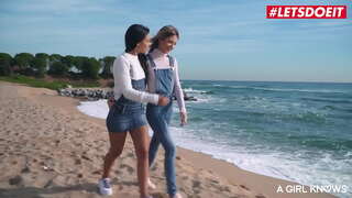 #LETSDOEIT - #Аполонія Лап&#039;єдра - Сексуальні дівчата без розуму від свого нового будинку