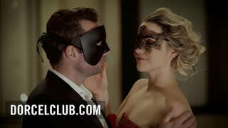 ���ீவிர செக்ஸ் போது ஒரு ஆடுவது கட்சி