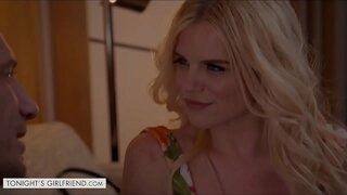 Бүгінгі подружка - Никки Sweet жақсы көреді, оның стучат